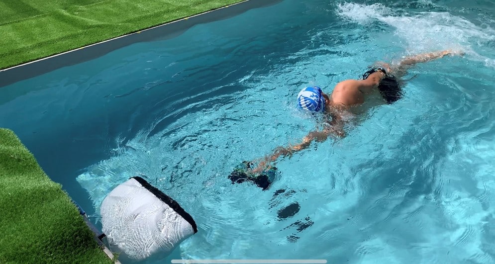 Natation : Bien s'entraîner avec des palmes 